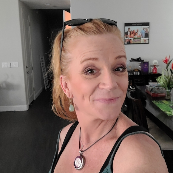 Meet your Posher, Phoebe - Picture 3 of 6